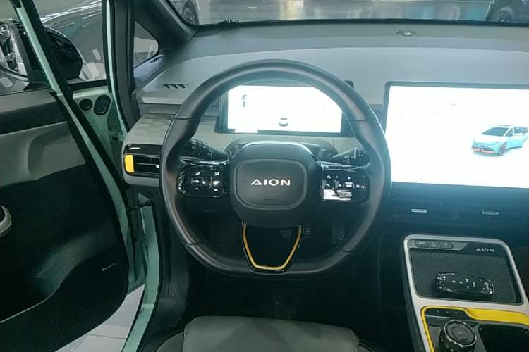 Used AION Y 2022 70 Intelligent Edition Lithium Iron Phosphate Steering Wheel