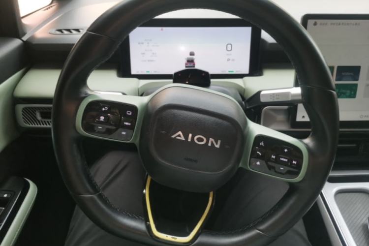 Used AION Y 2022 Plus 70 Tech Edition Steering Wheel
