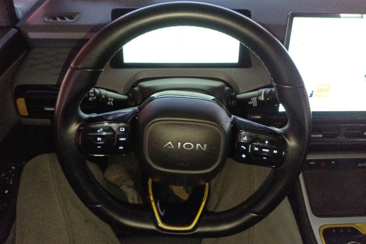 Used AION Y 2022 70 Intelligent Edition Lithium Iron Phosphate Steering Wheel