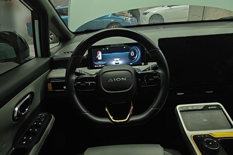 Used AION Y 2022 70 Intelligent Edition Lithium Iron Phosphate Steering Wheel