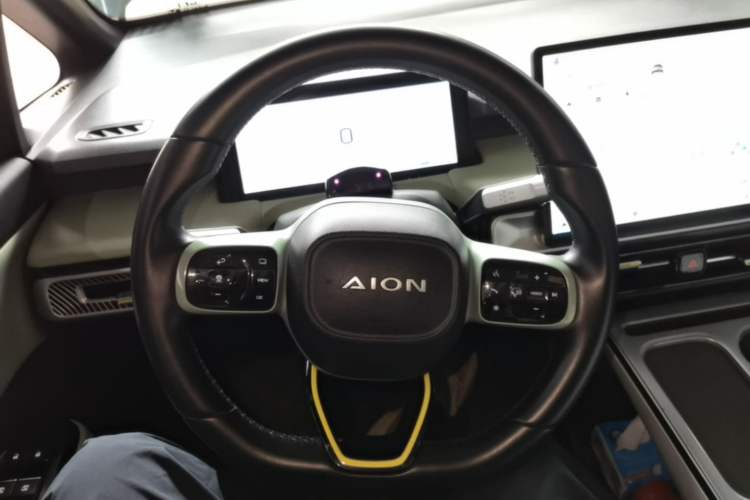 Used AION Y 2022 Plus 70 Tech Edition Steering Wheel