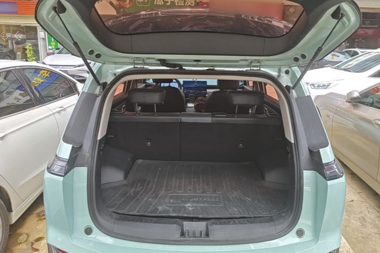 Used AION Y 2022 Plus 70 Smart Edition Trunk