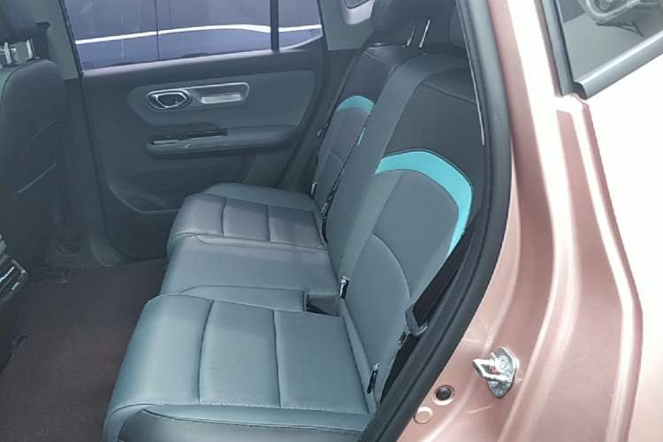 Used AION Y 2022 Plus 70 Smart Edition Left Rear Seat