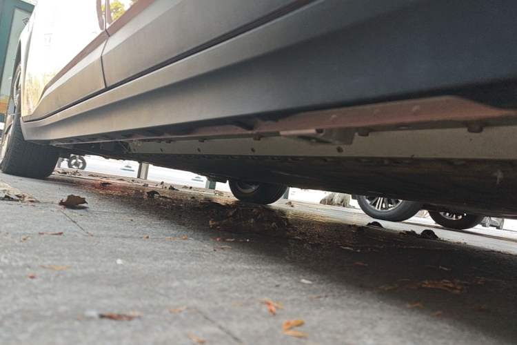 Used AION Y 2022 70 Intelligent Edition Lithium Iron Phosphate Left Side Sill