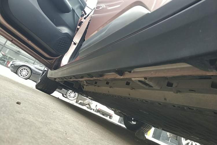 Used AION Y 2022 Plus 70 Smart Edition Left Side Sill