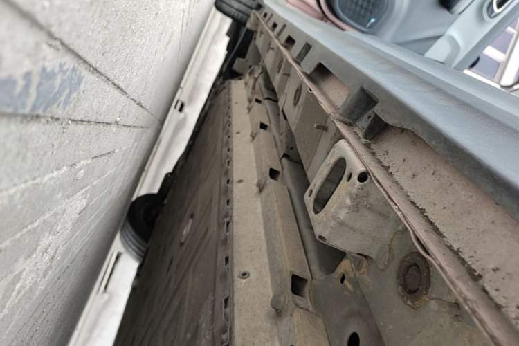 Used AION Y 2022 70 Enjoyment Edition Lithium Iron Phosphate Left Side Sill