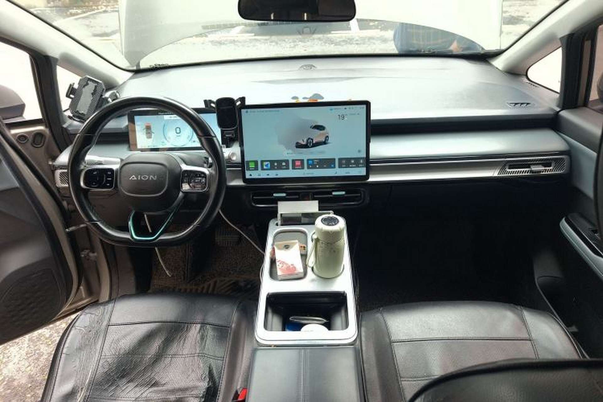 Used AION Y 2022 Plus 80 Enjoy Edition Center Console