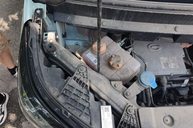 Used AION Y 2022 70 Enjoyment Edition Lithium Iron Phosphate Engine Bay Right