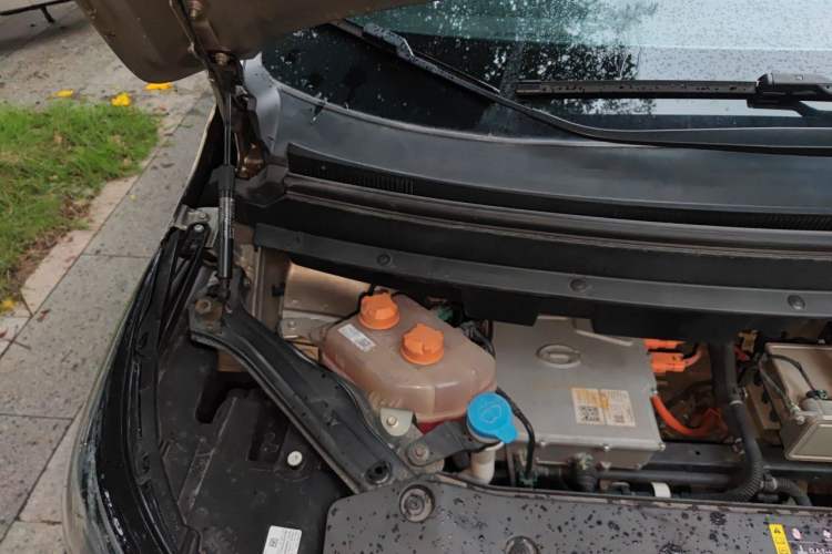 Used AION Y 2022 Plus 70 Smart Edition Engine Bay Right