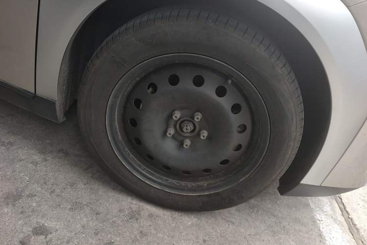 Used AION Y 2022 Plus 80 Enjoy Edition Right Front Wheel Hub