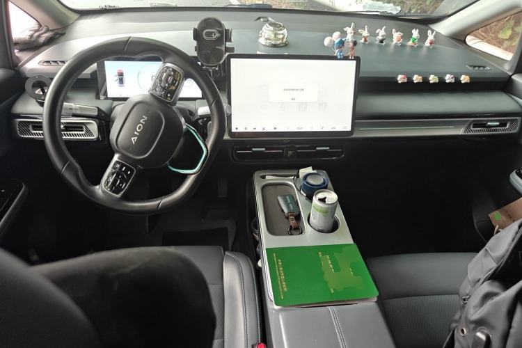 Used AION Y 2022 Plus 70 Smart Edition Center Console
