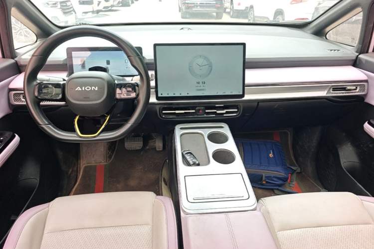 Used AION Y 2022 Plus 70 Tech Edition Center Console