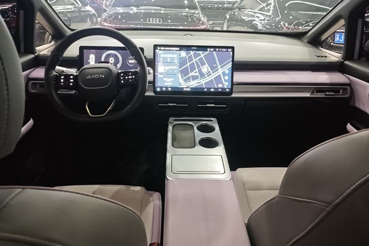 Used AION Y 2022 Plus 70 Tech Edition Center Console