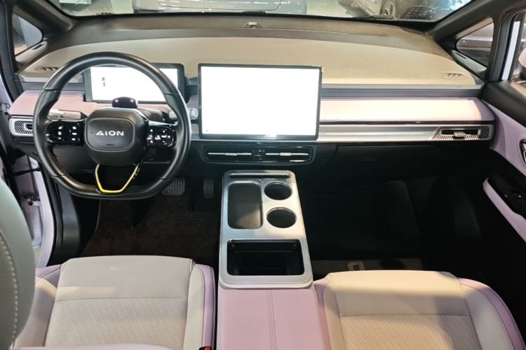 Used AION Y 2022 Plus 70 Tech Edition Center Console