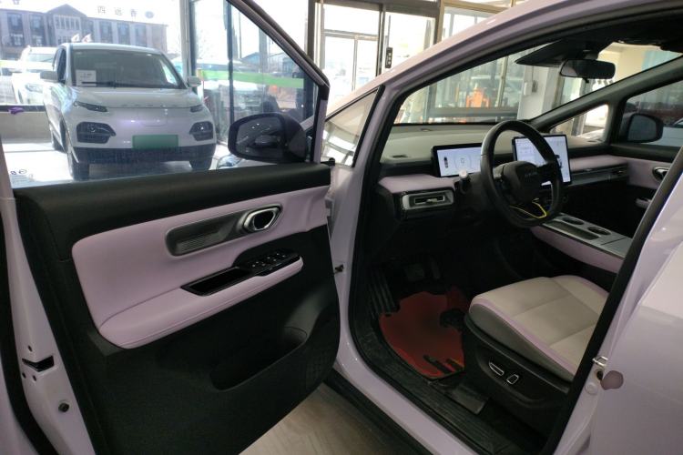 Used AION Y 2022 Plus 70 Smart Edition Driver Seat