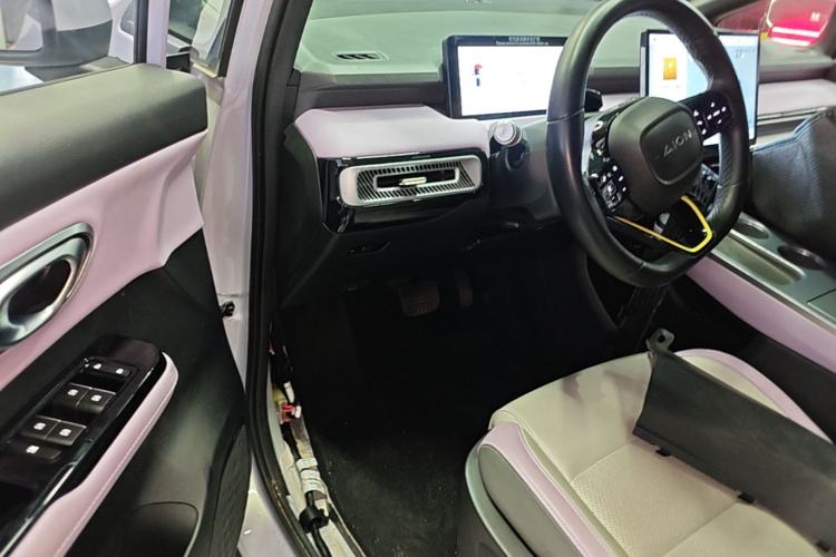 Used AION Y 2022 Plus 70 Tech Edition Driver Seat