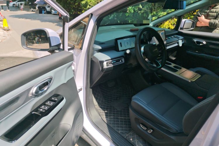 Used AION Y 2022 Plus 70 Smart Edition Driver Seat