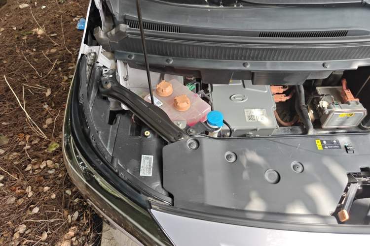 Used AION Y 2022 Plus 70 Smart Edition Engine Bay Right