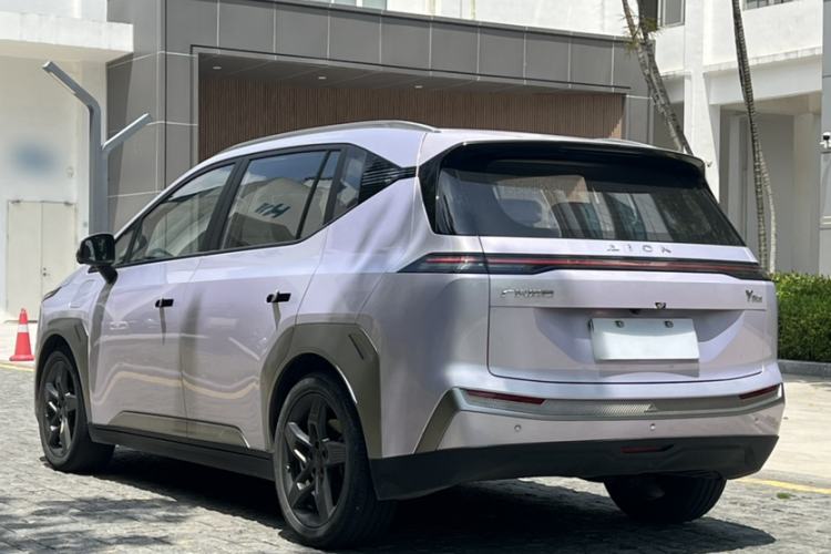 Used AION Y 2022 Plus 70 Tech Edition Exterior 4