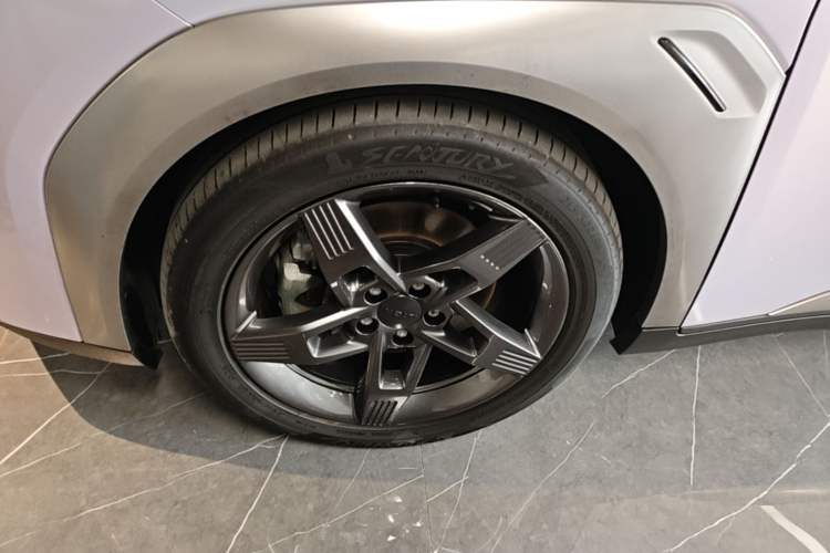Used AION Y 2022 Plus 70 Tech Edition Exterior 4