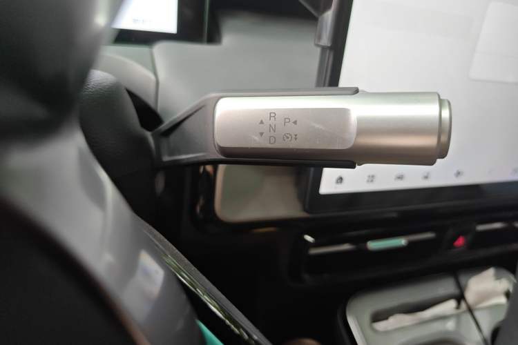 Used AION Y 2022 Plus 70 Smart Edition Gear Lever
