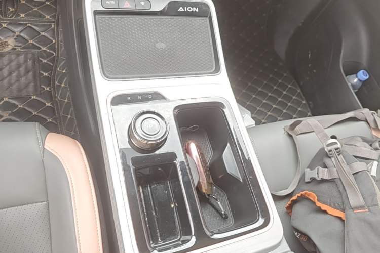 Used AION Y 2022 70 Intelligent Edition Lithium Iron Phosphate Gear Lever