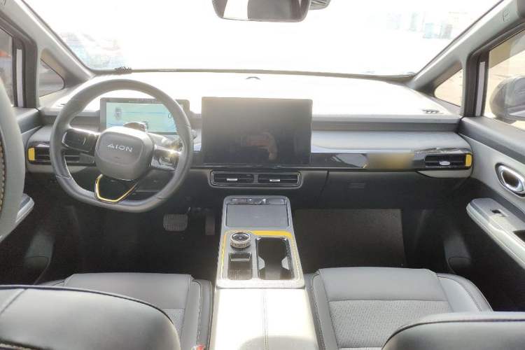 Used AION Y 2022 70 Tech Edition Lithium Iron Phosphate Interior 1