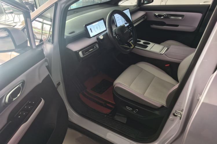 Used AION Y 2022 Plus 70 Smart Edition Interior 2