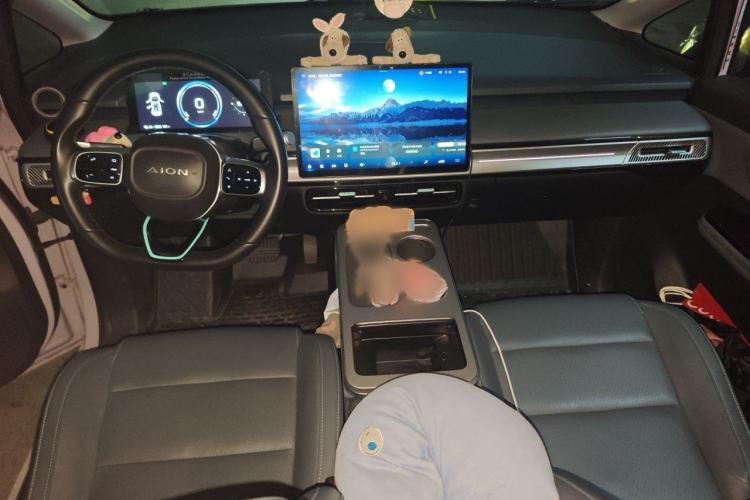 Used AION Y 2022 Plus 70 Smart Edition Interior 2