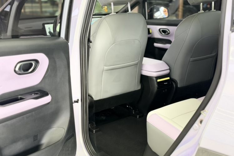 Used AION Y 2022 70 Intelligent Edition Lithium Iron Phosphate Interior 2