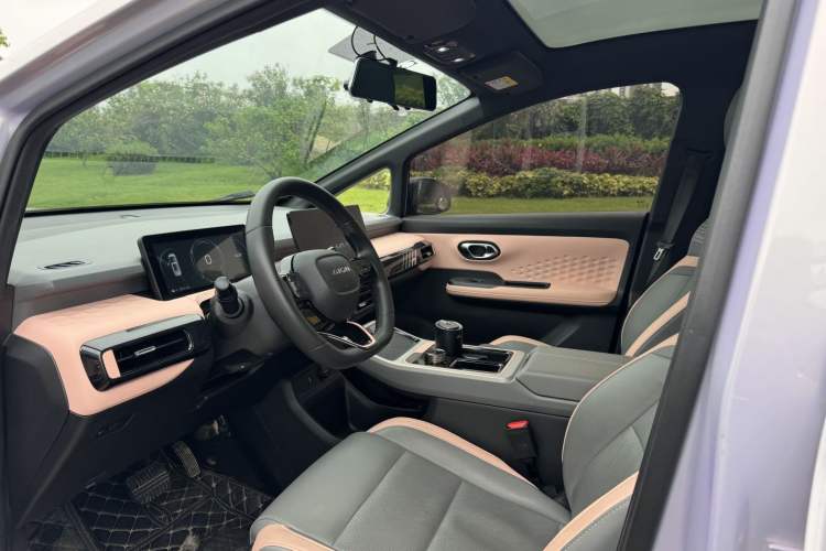Used AION Y 2022 70 Intelligent Edition Lithium Iron Phosphate Interior 2