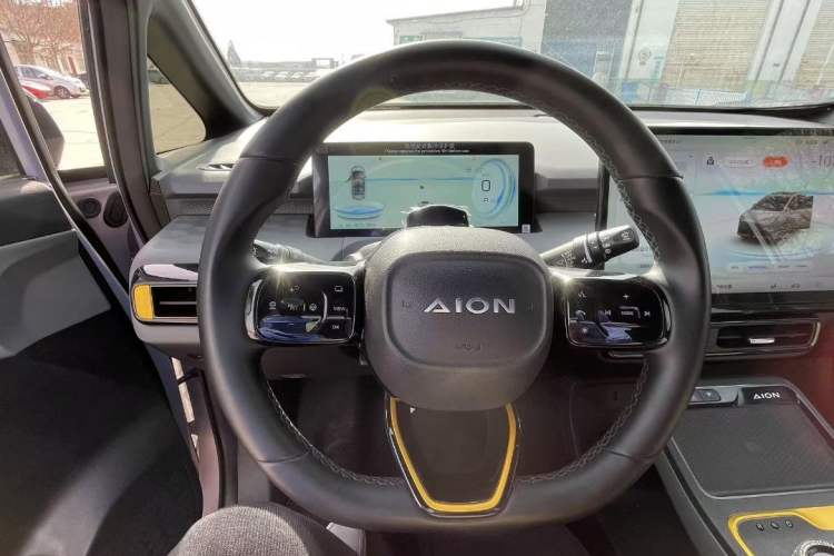 Used AION Y 2022 70 Tech Edition Lithium Iron Phosphate Interior 2