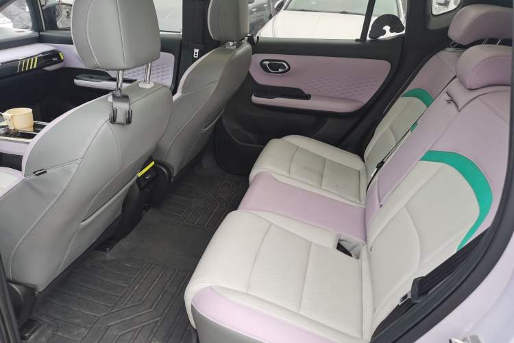Used AION Y 2022 70 Tech Edition Lithium Iron Phosphate Interior 2