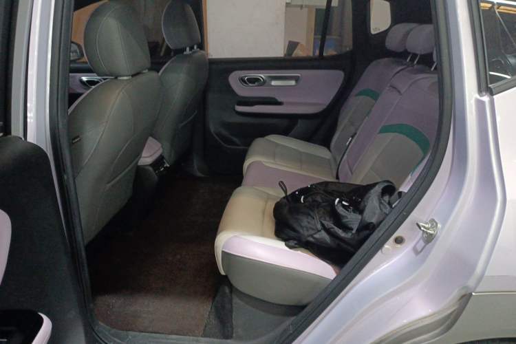 Used AION Y 2022 Plus 70 Tech Edition Interior 4