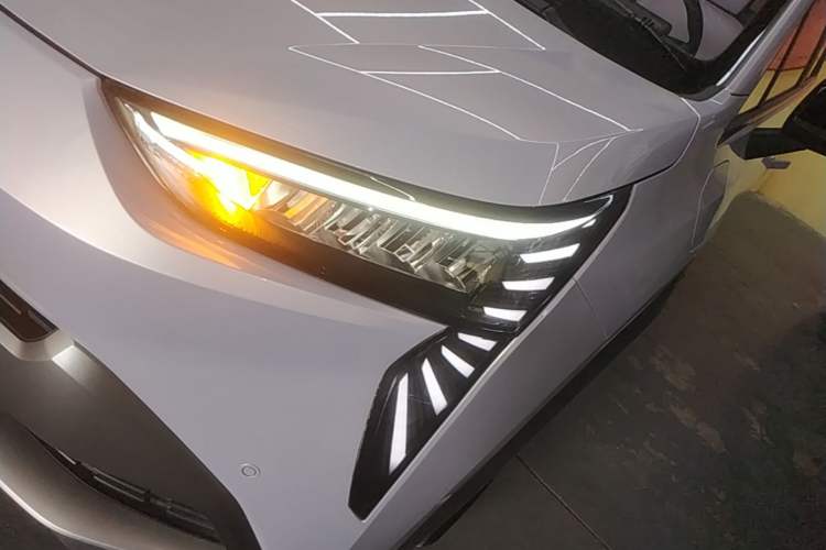 Used AION Y 2022 70 Intelligent Edition Lithium Iron Phosphate Left Front Headlight