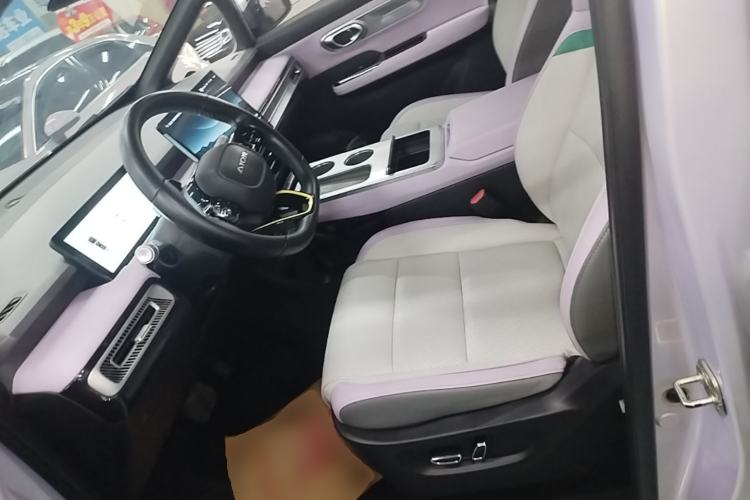 Used AION Y 2022 Plus 70 Tech Edition Left Front Seat