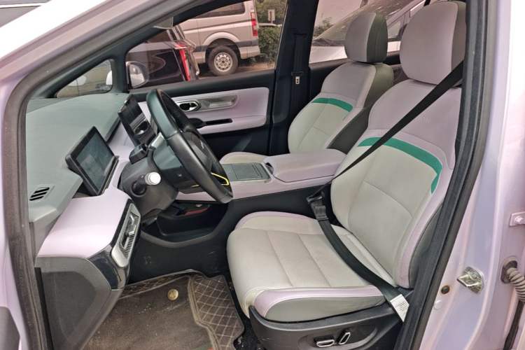 Used AION Y 2022 Plus 70 Tech Edition Left Front Seat