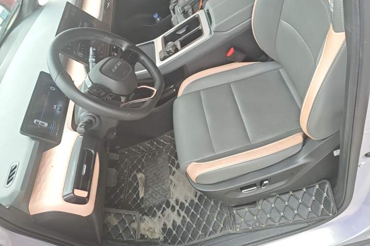 Used AION Y 2022 70 Intelligent Edition Lithium Iron Phosphate Left Front Seat