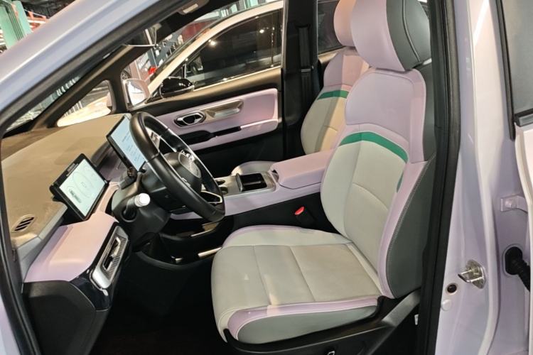 Used AION Y 2022 Plus 70 Tech Edition Left Front Seat