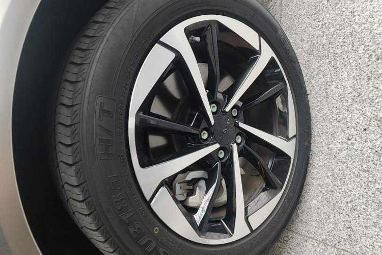 Used AION Y 2022 Plus 70 Smart Edition Left Front Wheel Hub