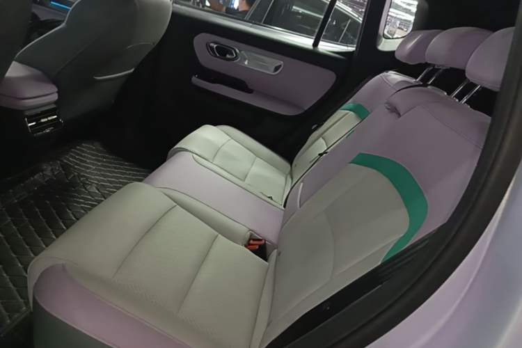 Used AION Y 2022 Plus 70 Tech Edition Left Rear Seat