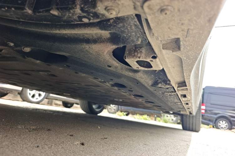Used AION Y 2022 Plus 70 Tech Edition Left Side Sill