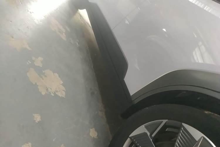 Used AION Y 2022 70 Intelligent Edition Lithium Iron Phosphate Left Side Sill