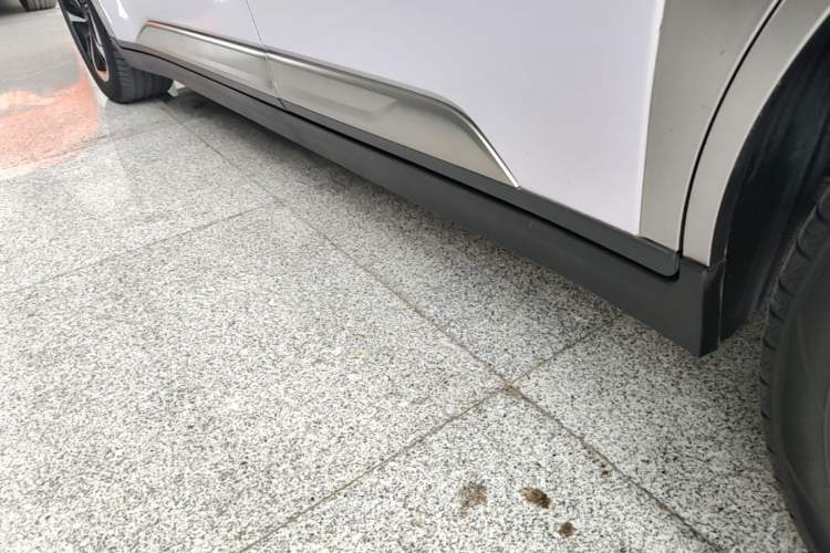 Used AION Y 2022 Plus 70 Smart Edition Left Side Sill