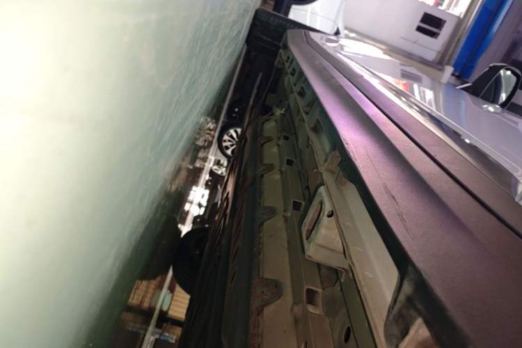 Used AION Y 2022 Plus 70 Smart Edition Left Side Sill