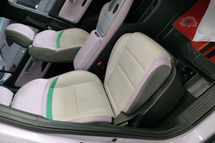 Used AION Y 2022 Plus 70 Smart Edition Right Front Seat