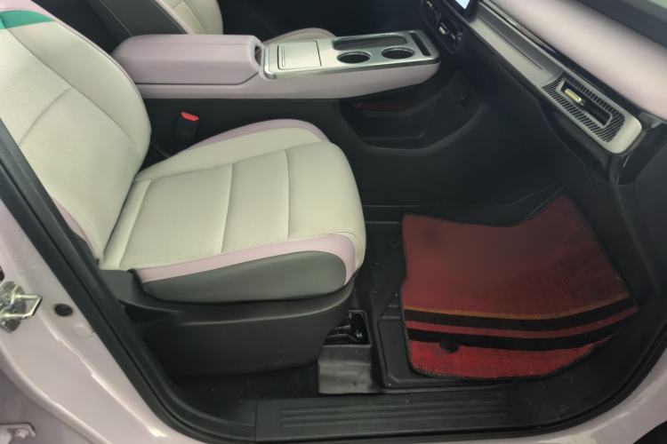 Used AION Y 2022 Plus 70 Smart Edition Right Front Seat