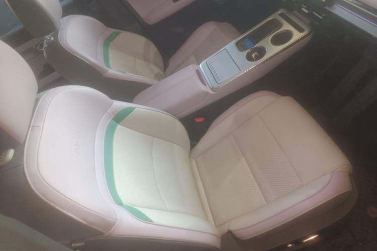 Used AION Y 2022 Plus 70 Smart Edition Right Front Seat