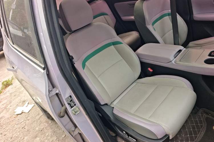 Used AION Y 2022 Plus 70 Tech Edition Right Front Seat