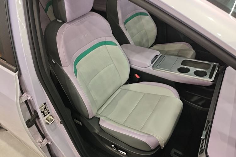 Used AION Y 2022 Plus 70 Tech Edition Right Front Seat